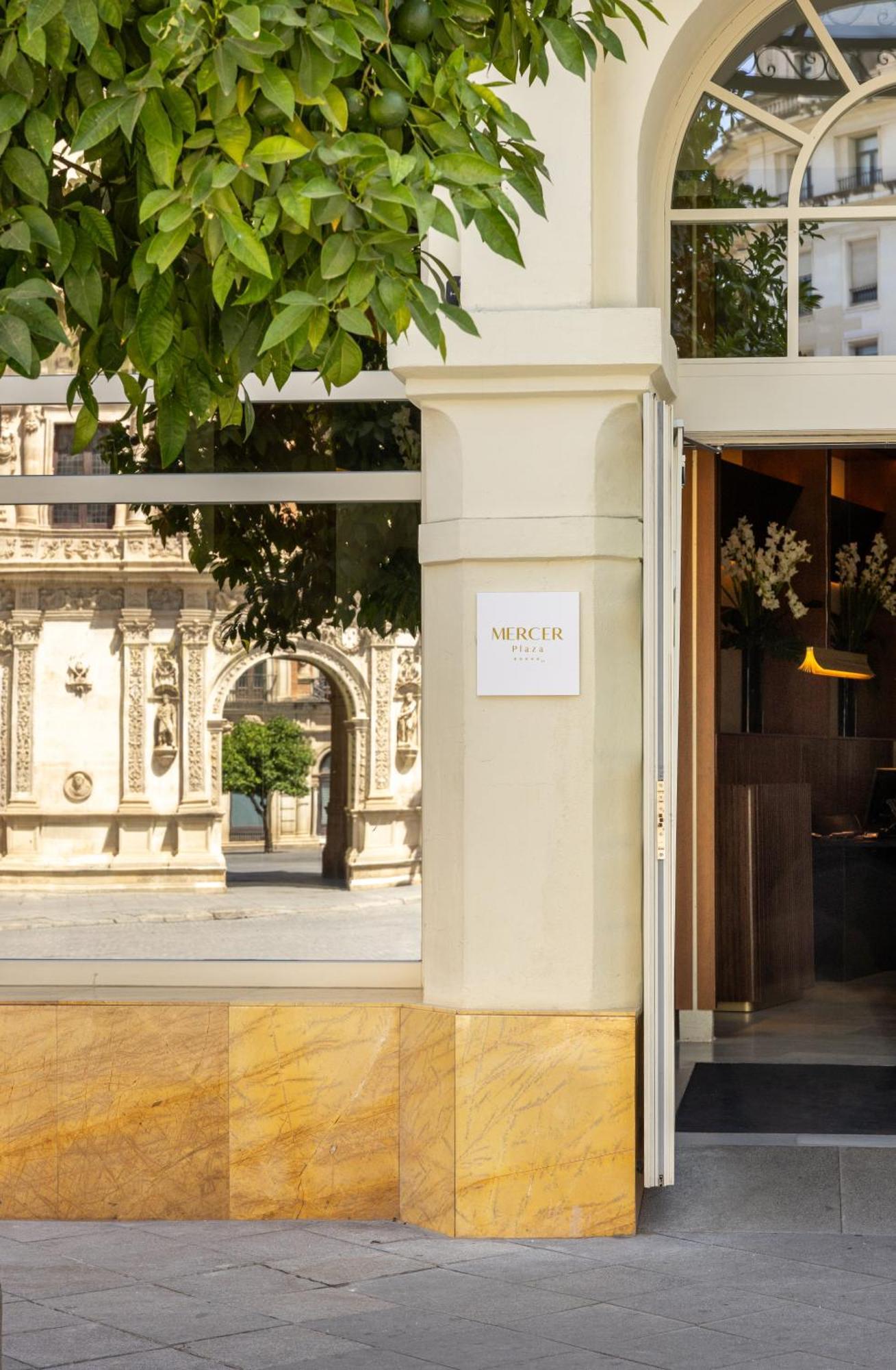 Mercer Plaza Sevilla 5 Gl Екстер'єр фото